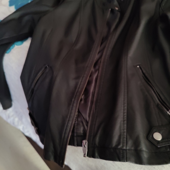 Jacket - Picture 2 of 5